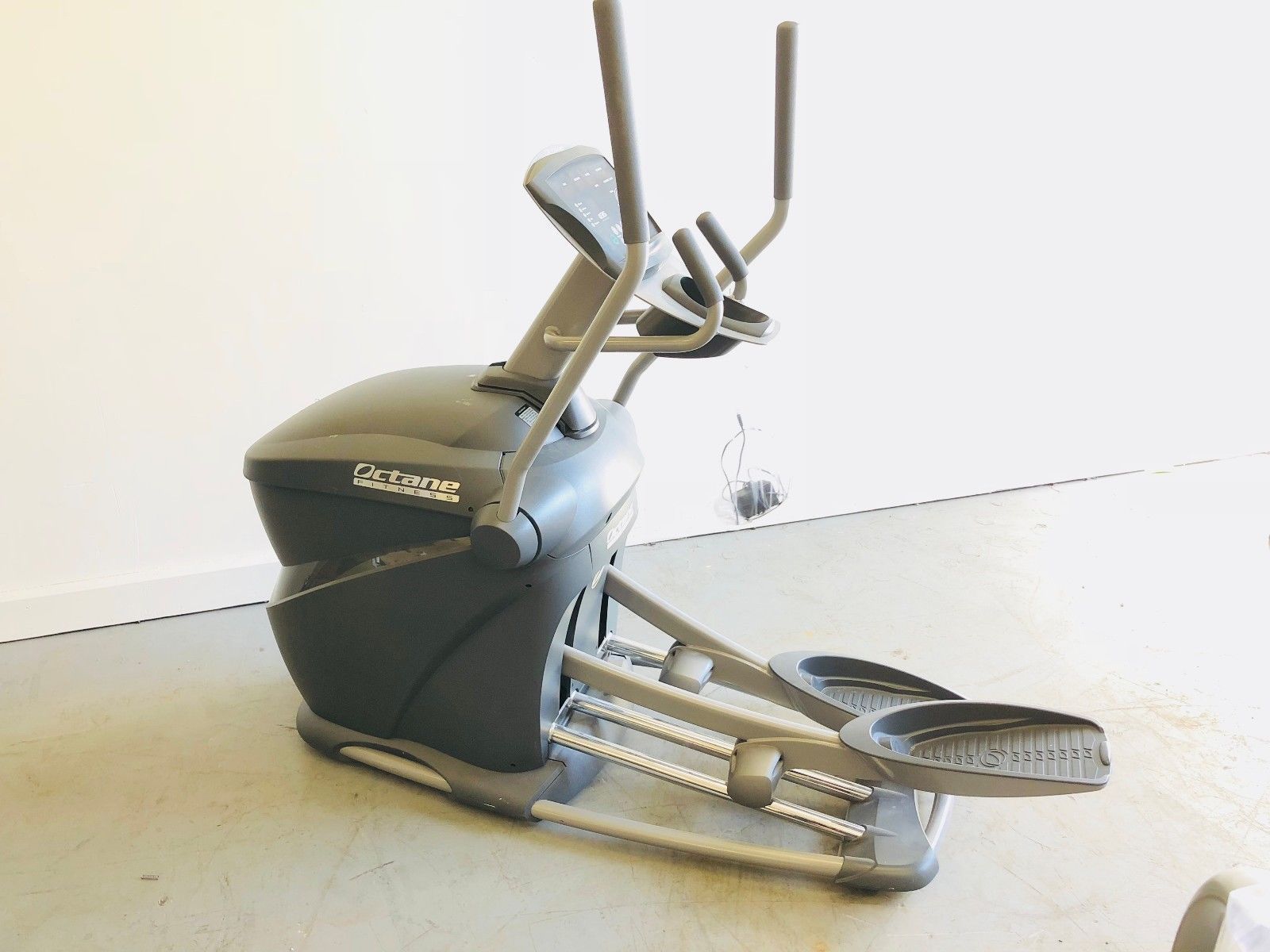 Octane q35 elliptical for sale cheap